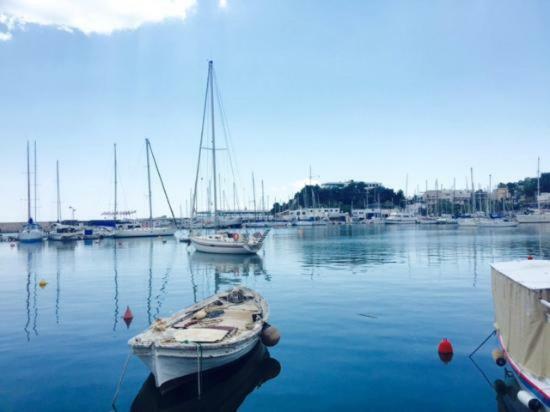 For Harbor Travelers Apartman Pireusz Kültér fotó